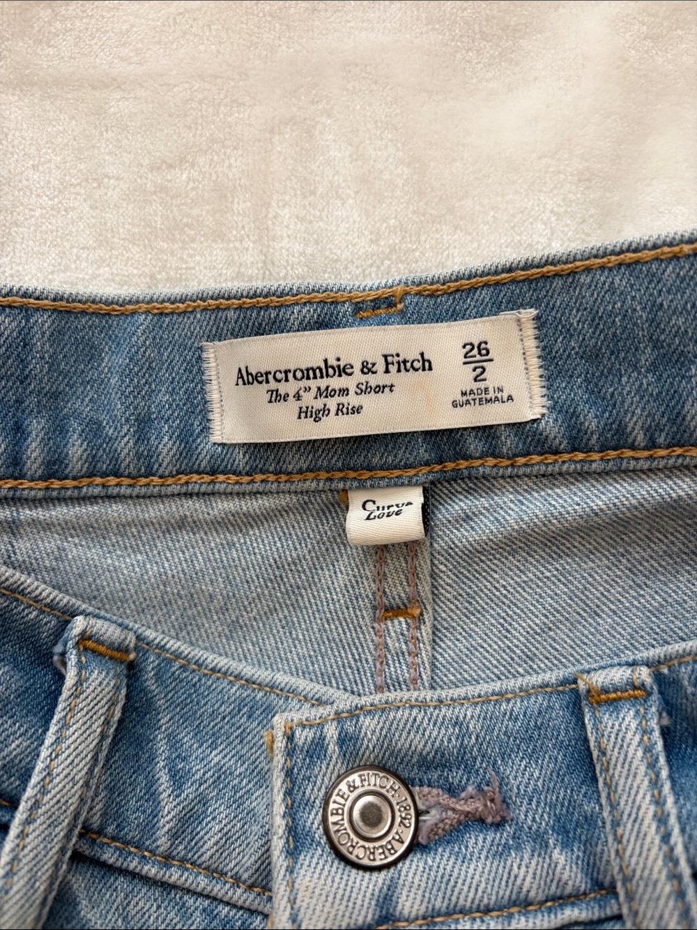 Abercrombie & Fitch Mom shorts Light Blue High-Rise Distressed - 26 curve love - Picture 4 of 9